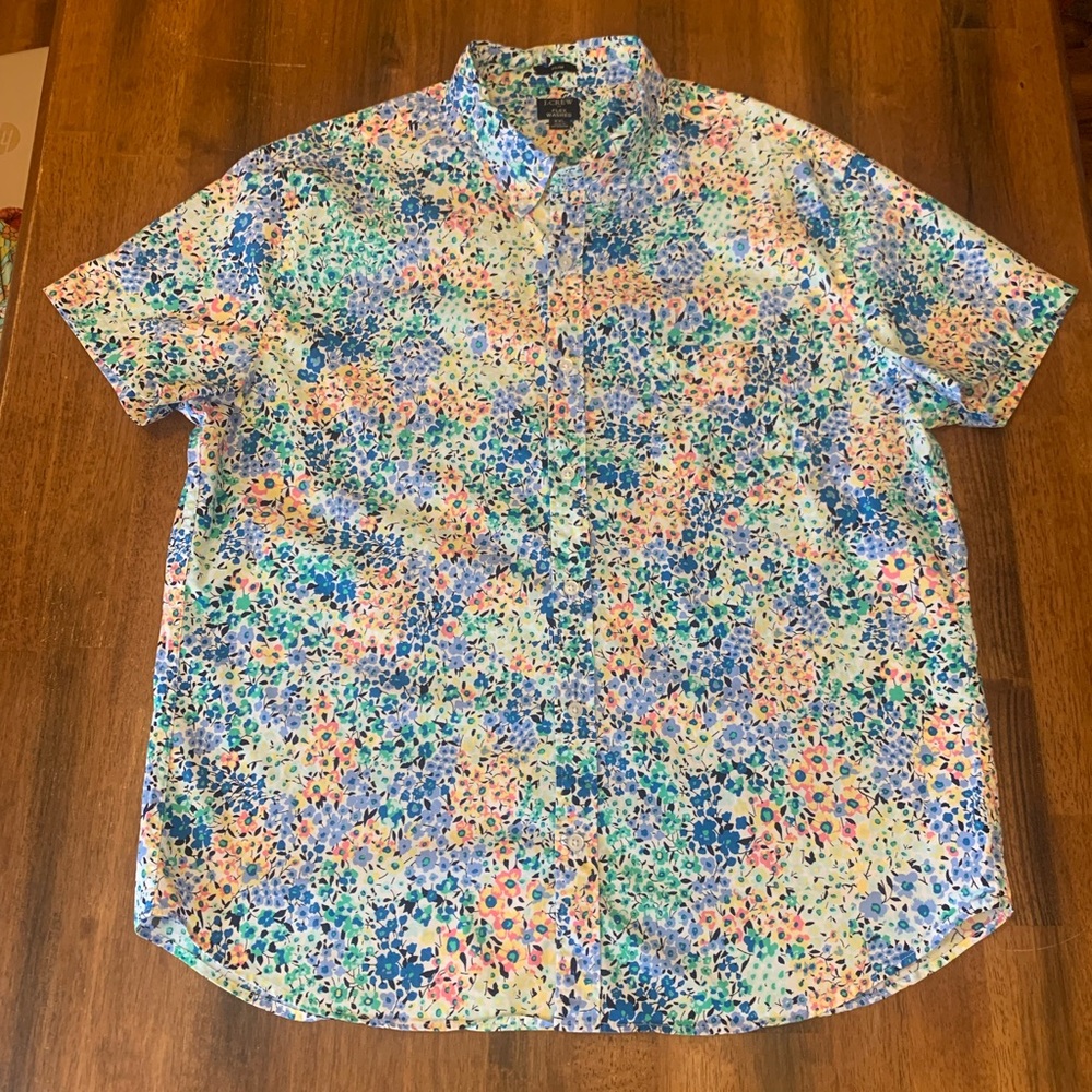 J. Crew Shirt Button down Men’s XL Multicolor Floral Short Sleeve SlimFit pocket